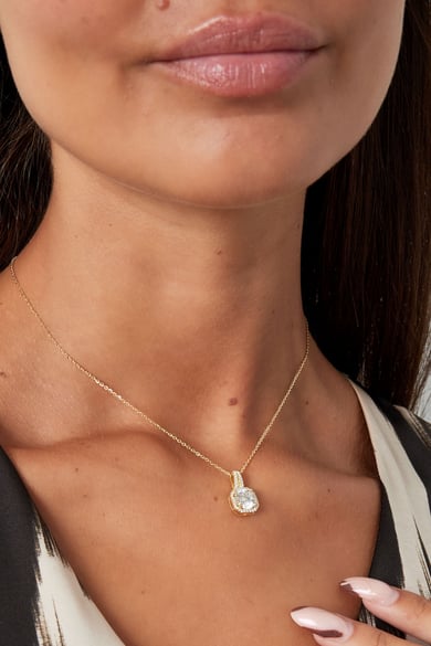 Halskette mit quadratischem Stein – Goldfarbe - Goldfarbefarbe h5 Bild3